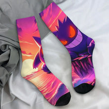 Lade das Bild in den Galerie-Viewer, Farbenfrohe Gengar Socken in vielen bunten Motiven