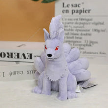 Lade das Bild in den Galerie-Viewer, Magisches Vulnona Ninetales Plüschtier – Normal, Alola oder Schillernd
