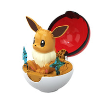 Lade das Bild in den Galerie-Viewer, Pokemon Figuren im Pokeball - 12 Pokemon zur Wahl