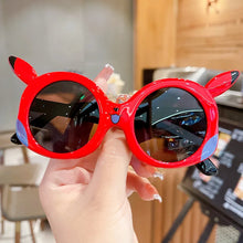 Lade das Bild in den Galerie-Viewer, Pikachu Sonnenbrille für Kinder Fasching, Karneval, Sommer