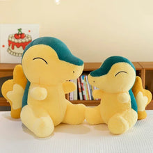 Lade das Bild in den Galerie-Viewer, XXL Feurigel Cyndaquil Pokemon Plüschtiere (ca. 30cm bis 70cm)