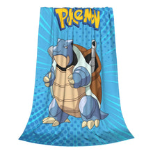 Lade das Bild in den Galerie-Viewer, Flauschige Blastoise Decke – Kuschelspaß mit dem mächtigen Turtok!