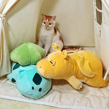 Lade das Bild in den Galerie-Viewer, Relaxo, Bisasam, Enton, Schiggy, Mew, Dragoran oder Flegmon XXL Plüsch Kissen