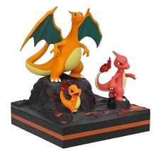 Lade das Bild in den Galerie-Viewer, Glumanda Charmander, Glutexo Charmeleon, Glurak Charizard Evolution Familie Figur Statue