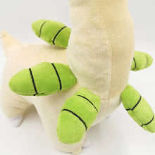 Lade das Bild in den Galerie-Viewer, Lorblatt Bayleef Pokemon Kuscheltier (ca. 28cm)