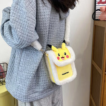 Lade das Bild in den Galerie-Viewer, Flauschige Pokemon Pikachu Crossbody Tasche