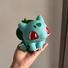 Lade das Bild in den Galerie-Viewer, Große Detailreiche Bisasam, Schiggy oder Glumanda Figur, Geschenkidee für kleine und große Pokemon Trainer