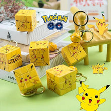 Lade das Bild in den Galerie-Viewer, Mini Pikachu Zauberwürfel Look Schlüsselanhänger