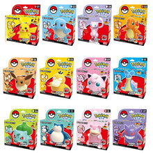 Lade das Bild in den Galerie-Viewer, Pokeball Spielzeug mit Figur (Gengar, Pikachu, Glumanda, Bisasam, Schiggy, Enton, Mew, Evoli etc.)