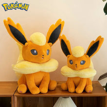 Lade das Bild in den Galerie-Viewer, XXL Flamara Flareon Plüschtier Pokemon (45/60/80cm)