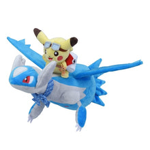 Lade das Bild in den Galerie-Viewer, Pikachu & Latios / Latias Plüsch Pokemon Plüschtier (ca. 25cm) kaufen