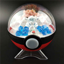 Lade das Bild in den Galerie-Viewer, Großer Pokeball mit Pokemon Figur kaufen