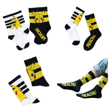 Lade das Bild in den Galerie-Viewer, Stylishe Pokemon Pikachu Socken kaufen