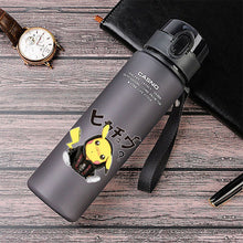 Lade das Bild in den Galerie-Viewer, Sport und Trinkflasche mit Pokemon Pikachu Motiv kaufen