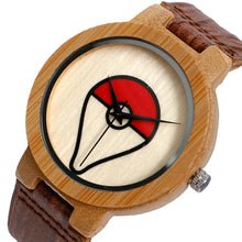 Lade das Bild in den Galerie-Viewer, Pokeball Pokemon Bambus Holz Armbanduhr kaufen