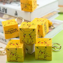 Lade das Bild in den Galerie-Viewer, Mini Pikachu Zauberwürfel Look Schlüsselanhänger
