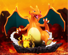 Lade das Bild in den Galerie-Viewer, Glurak Charizard mit Pikachu Figur Statue
