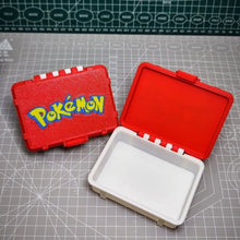 Lade das Bild in den Galerie-Viewer, Stabile Pokémon Karten Aufbewahrungsbox für große und kleine Trainer
