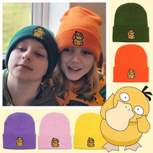 Lade das Bild in den Galerie-Viewer, Süße Enton Psyduck Mützen Beanies für die kalte Jahreszeit in tollen Farben
