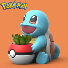 Lade das Bild in den Galerie-Viewer, Schiggy Squirtle Figur mit Topf im Pokeball Look
