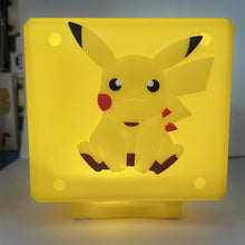 Lade das Bild in den Galerie-Viewer, Pokemon Pikachu Nachtlicht Lampe in Würfelform (10*10*10cm)
