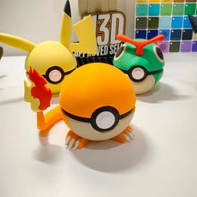 Lade das Bild in den Galerie-Viewer, Premium Pokeball in vielen Motiven Glumanda Charmander, Schiggy Squirtle, Bisasam Bulbasaur, Glurak uvm.
