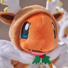 Lade das Bild in den Galerie-Viewer, Pikachu Kuscheltier in weihnachtlichen Motiven
