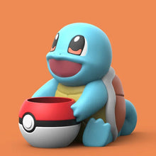 Lade das Bild in den Galerie-Viewer, Schiggy Squirtle Figur mit Topf im Pokeball Look
