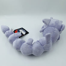 Lade das Bild in den Galerie-Viewer, Stahlos Steelix Pokemon Kuscheltier (ca. 55x15x10cm) kaufen
