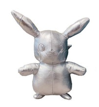Lade das Bild in den Galerie-Viewer, Pokemon Pikachu Stofftier in Silber Special Edition (ca. 25cm) kaufen
