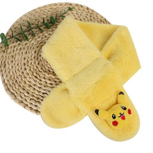 Lade das Bild in den Galerie-Viewer, Pokemon Pikachu Flauschiger Winterschal für Kinder kaufen
