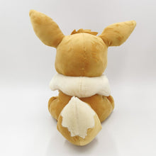 Lade das Bild in den Galerie-Viewer, Plüsch-Figur Pokémon Evoli sitzend, ca. 30cm kaufen
