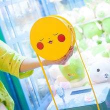 Lade das Bild in den Galerie-Viewer, Pokemon kleine runde Handtasche mit Pikachu Motiv kaufen
