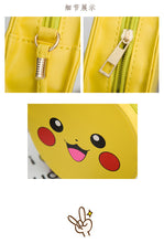 Lade das Bild in den Galerie-Viewer, Pokemon kleine runde Handtasche mit Pikachu Motiv kaufen
