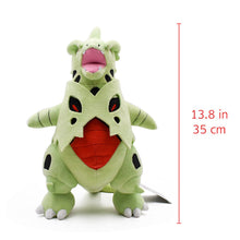 Lade das Bild in den Galerie-Viewer, Mega Despotar / Tyranitar Plüsch Pokemon Kuscheltier (ca. 30cm) kaufen
