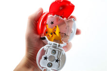 Lade das Bild in den Galerie-Viewer, Pokeball mit Pokemon Figur (viele Motive zur Auswahl) kaufen
