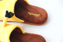 Lade das Bild in den Galerie-Viewer, Pikachu Slipper, Hausschuhe - Pokemon Slipper kaufen
