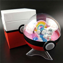 Lade das Bild in den Galerie-Viewer, Großer Pokeball mit Pokemon Figur kaufen
