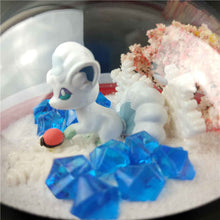 Lade das Bild in den Galerie-Viewer, Großer Pokeball mit Pokemon Figur kaufen
