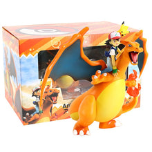 Lade das Bild in den Galerie-Viewer, Ash Ketchum &amp; Charizard / Glurak Lizardon Sammel Figur Pokemon kaufen

