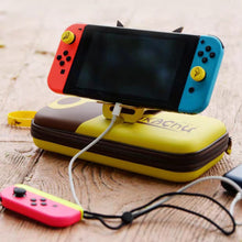 Lade das Bild in den Galerie-Viewer, Pokemon Tasche / Ständer für Switch Konsole - Pikachu, Evoli kaufen

