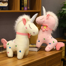 Lade das Bild in den Galerie-Viewer, Liebliche Einhorn Kuscheltiere mit Herzchen (30cm - 60cm) kaufen
