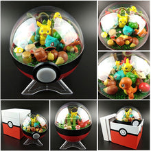 Lade das Bild in den Galerie-Viewer, Großer Pokeball mit Pokemon Figur kaufen
