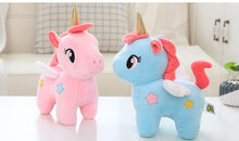 Lade das Bild in den Galerie-Viewer, Zuckersüße Einhorn Kuscheltiere mit Herzchen Deko (25cm oder 30cm) kaufen
