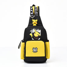 Lade das Bild in den Galerie-Viewer, Pokemon Sling Bag - Kleiner Rucksack Tasche mit Pikachu Motiv kaufen
