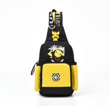 Lade das Bild in den Galerie-Viewer, Pokemon Schultertasche, Slingbag Unisex, verschiedene Farben kaufen
