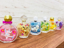 Lade das Bild in den Galerie-Viewer, Pokemon Petite Fleur 6er Set kaufen
