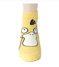Lade das Bild in den Galerie-Viewer, Pokemon Pikachu, Charmander, Enton oder Schiggy Socken kaufen
