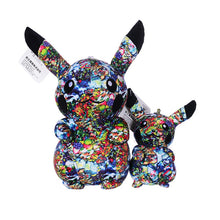 Lade das Bild in den Galerie-Viewer, Pikachu Kuscheltier Pokemon Graffiti Look - 13cm kaufen
