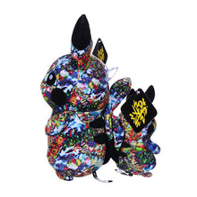 Lade das Bild in den Galerie-Viewer, Pikachu Kuscheltier Pokemon Graffiti Look - 13cm kaufen
